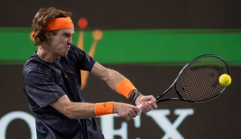 epa10916982 Andrey Rublev of Russia in action during the match against Ugo Humbert of France at the Shanghai Masters tennis tournament, Shanghai, China, 13 October 2023.  EPA/ALEX PLAVEVSKI