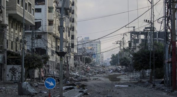 epa10918253 An area with heavily damaged and destroyed buildings is deserted after residents of Gaza City began to evacuate following an Israeli warning of increased military operations in the Gaza strip, 14 October 2023. The Israeli Defense Force (IDF) on 13 October had called for the evacuation of all civilians of northern Gaza ahead of an expected ground invasion.  EPA/MOHAMMED SABER