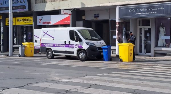 Osijek, 17.10.2023.- Provedenim oèevidom u upanijskoj ulici u Osijeku, na mjestu gdje je u utorak ujutro pronaðen mrtav mukarac, utvrðena je sumnja na nasilnu smrt, izvijestilo je u utorak osjeèko upanijsko tuiteljstvo. 
foto HINA/ Igor VUÈKOVIÆ/ ua