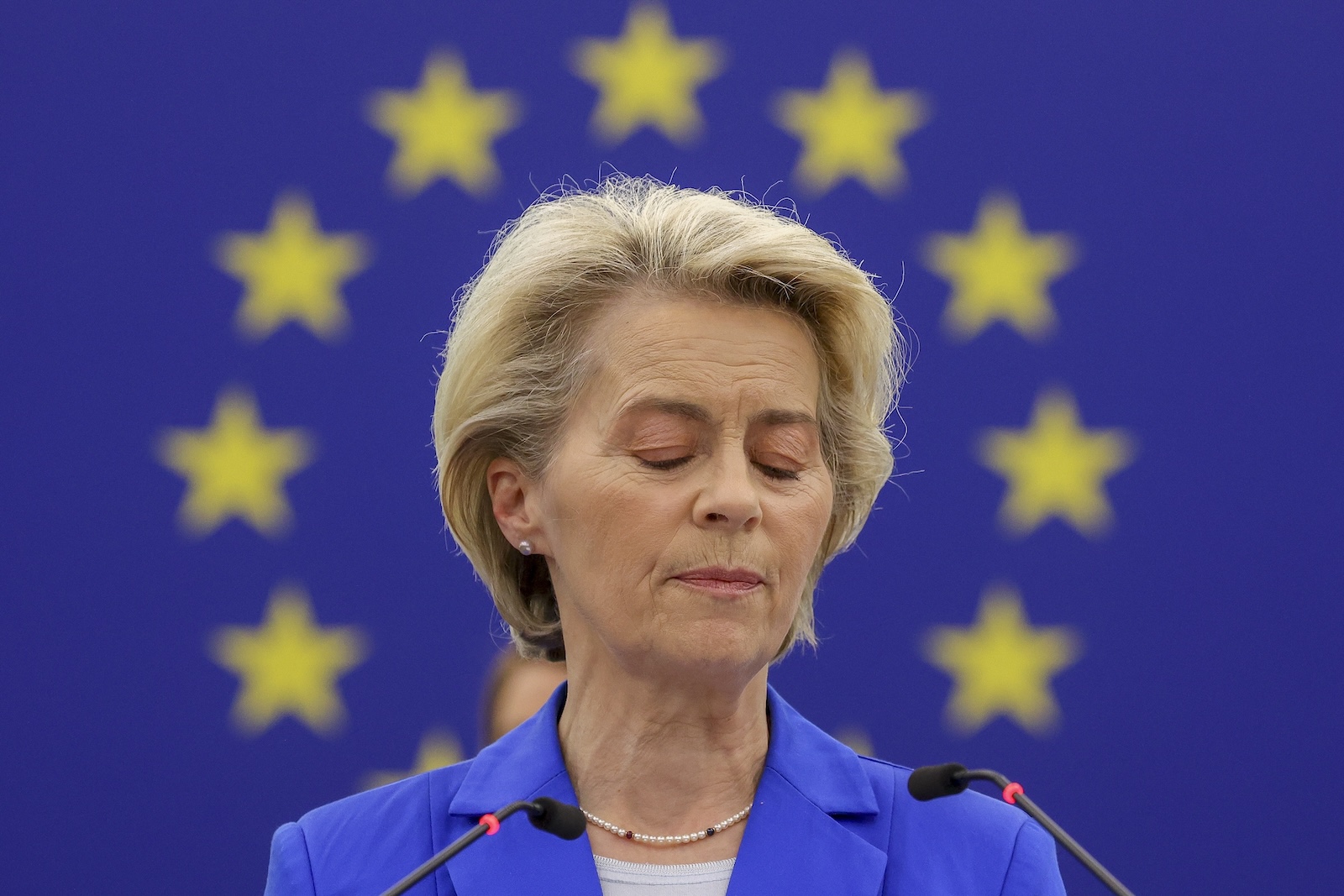epa10925023 European Commission President Ursula von der Leyen attends a debate on 'Hamas terrorist attacks against Israel and humanitarian situation in Gaza' at the European Parliament in Strasbourg, France, 18 October 2023. The EU Parliament's session runs from 16 till 19 October.  EPA/JULIEN WARNAND