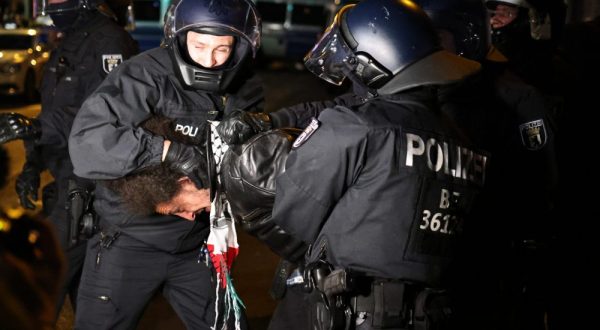 epa10925922 Police officers detain an activist during a demonstration in solidarity with Palestinians, that was ended by police, in Berlin, Germany, 18 October 2023. According to Palestinian authorities in Gaza hundreds of people have been killed in an airstrike at a hospital in Gaza on 17 October. Israel has denied responsibility and said a Palestinian Islamic Jihad (PIJ) rocket misfire caused the blast. Thousands of Israelis and Palestinians have been killed since the militant group Hamas launched an unprecedented attack on Israel from the Gaza Strip on 07 October 2023, leading to Israeli retaliatory strikes on the Palestinian enclave. Israel has warned all citizens of the Gaza Strip to move to the south ahead of an expected invasion.  EPA/CLEMENS BILAN