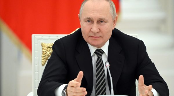 epa10939872 Russian President Vladimir Putin holds a meeting with heads of the main religious denominations of Russia in the Catherine Hall of the Moscow Kremlin, in Moscow, Russia, late 25 October 2023 (issued 26 October 2023). Vladimir Putin stated the need to stop the bloodshed in the Middle East and prevent the conflict from escalating.  EPA/SERGEY GUNEEV/SPUTNIK/KREMLIN POOL MANDATORY CREDIT