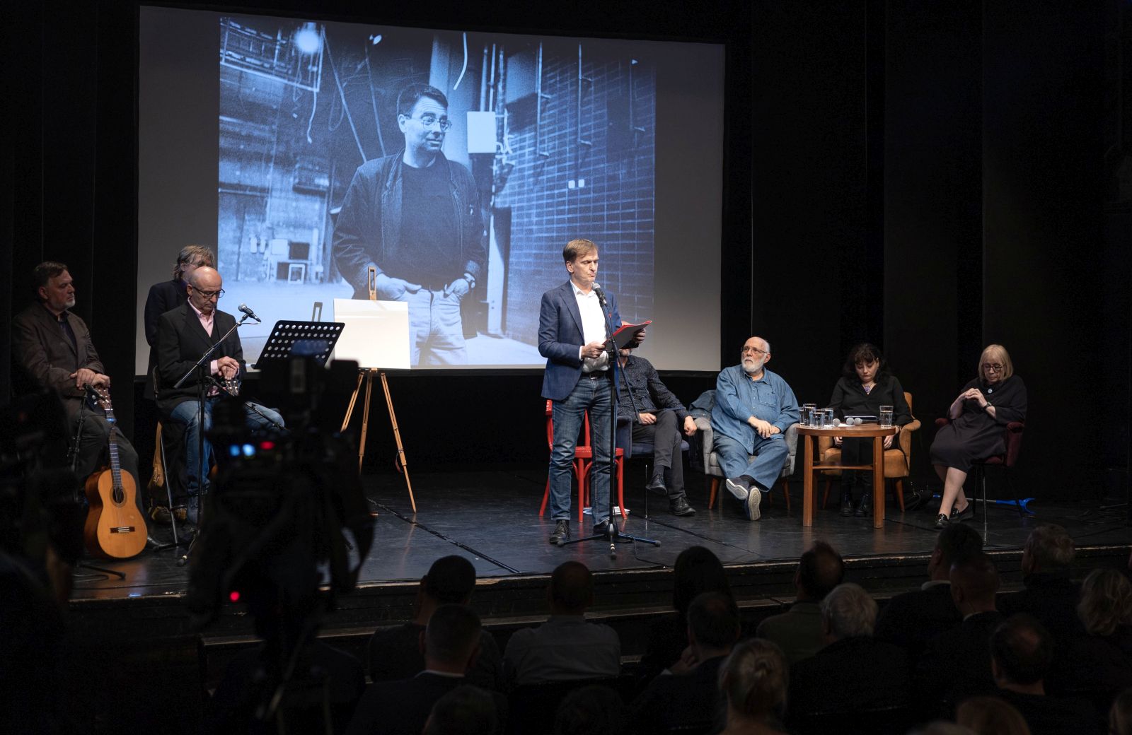 Zagreb, 27.10.2023 - Na akademiji dramskih umjetnosti održana je komemoracija za profesora emeritusa Vjerana Zuppu. Komemoraciji je prisustvovao predsjednik Republike Hrvatske Zoran Milanović. Na slici Vilim Matula, Nenad Puhovski, Sibila Petlevski i Nadežda Čačinović.
Foto Hina/ Dario GRZELJ/ dag
