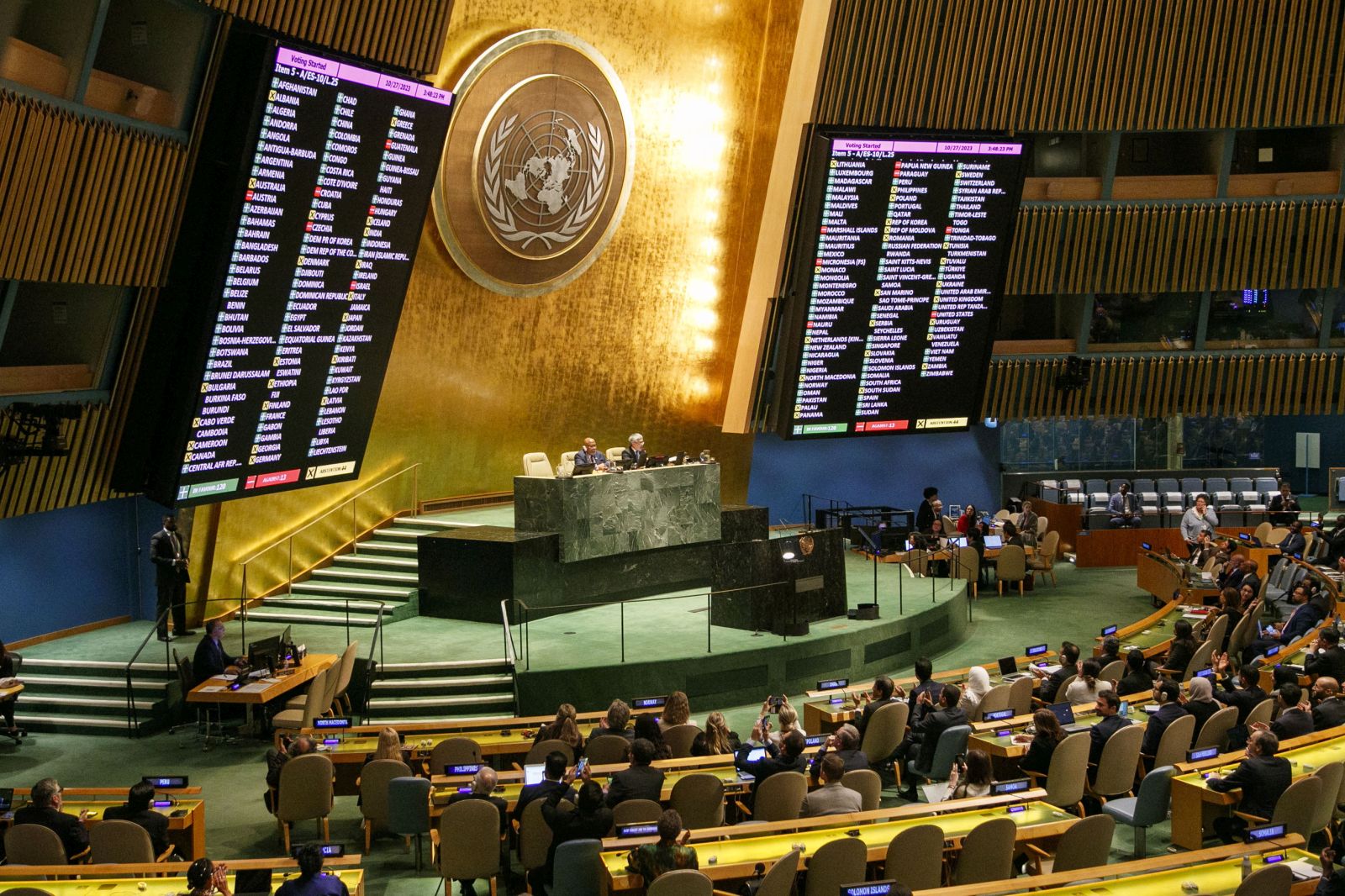 epa10943589 The United Nations General Assembly holds a vote during an emergency session on a non-binding resolution calling for an immediate cease-fire in the Gaza Strip at United Nations headquarters in New York, New York, USA, 27 October 2023. The resolution was ultimately adopted. More than 7,000 Palestinians and at least 1,300 Israelis have been killed, according to the Israel Defense Forces (IDF) and the Palestinian health authority, since Hamas militants launched an attack against Israel from the Gaza Strip on 07 October, and the Israeli operations in Gaza and the West Bank which followed it.  32571  EPA/SARAH YENESEL 32513