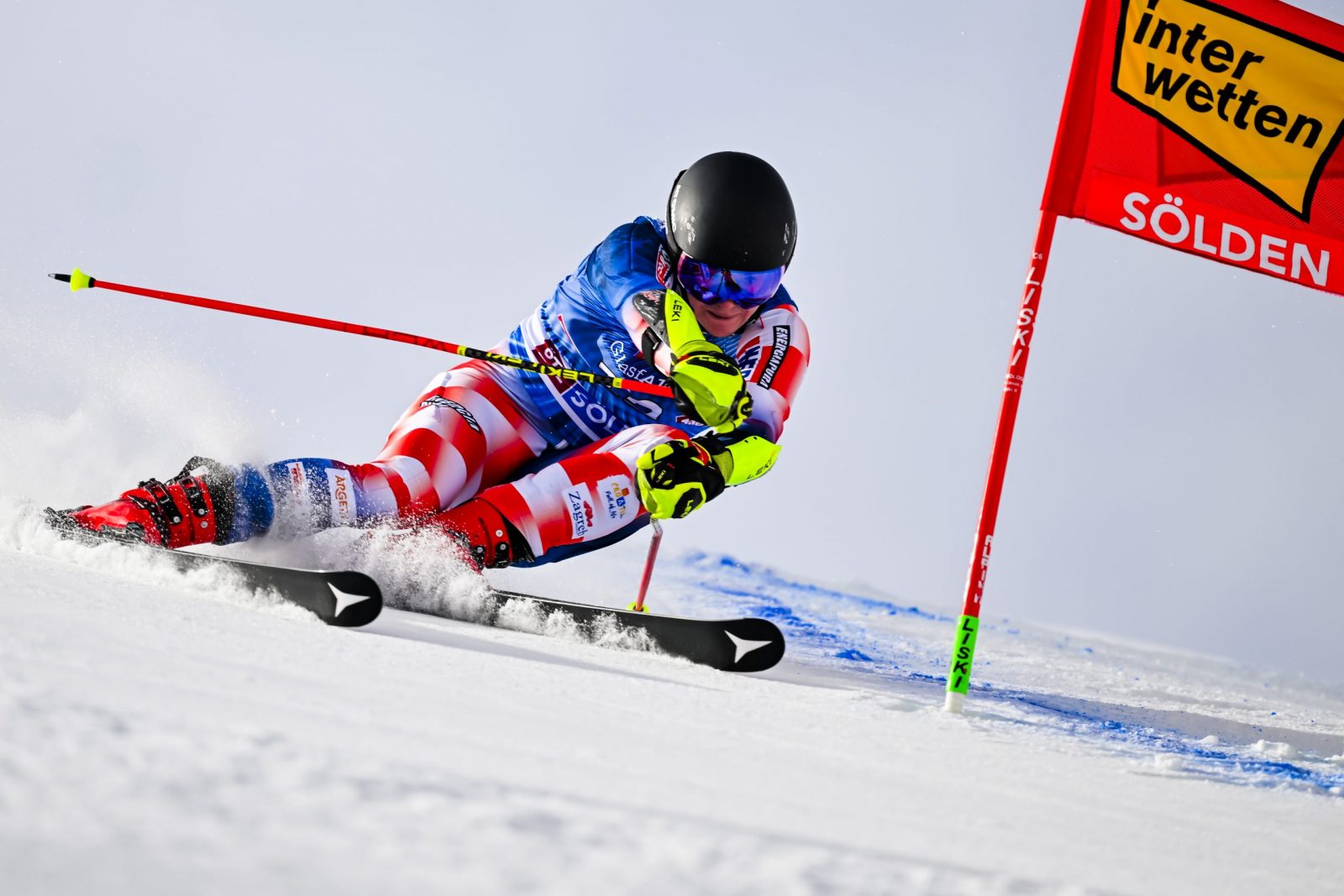 epa10946826 Filip Zubcic of Croatia of Italy in action during the first run of the Men's Giant Slalom race of the FIS Alpine Ski World Cup season opener on the Rettenbach glacier, in Soelden, Austria, 29 October 2023.  EPA/GIAN EHRENZELLER