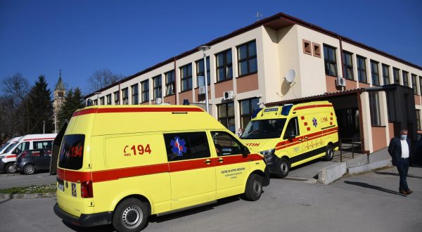 01.04.2020., Bjelovar -  Obiljezen pocetak rada TIM-2 hitne medicinske sluzbe djurdjevacke ispostave Zavoda za hitnu medicinu Koprivnicko-krizevacke zupanije. TIM 2 hitne medicinske sluzbe unaprijedit ce zdravstvenu skrb stanovnika grada Djurdjevca i okolnih opcina te naselja. rPhoto:Damir Spehar/PIXSELL