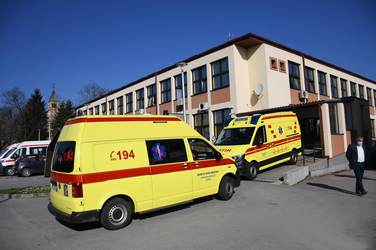 01.04.2020., Bjelovar -  Obiljezen pocetak rada TIM-2 hitne medicinske sluzbe djurdjevacke ispostave Zavoda za hitnu medicinu Koprivnicko-krizevacke zupanije. TIM 2 hitne medicinske sluzbe unaprijedit ce zdravstvenu skrb stanovnika grada Djurdjevca i okolnih opcina te naselja. rPhoto:Damir Spehar/PIXSELL