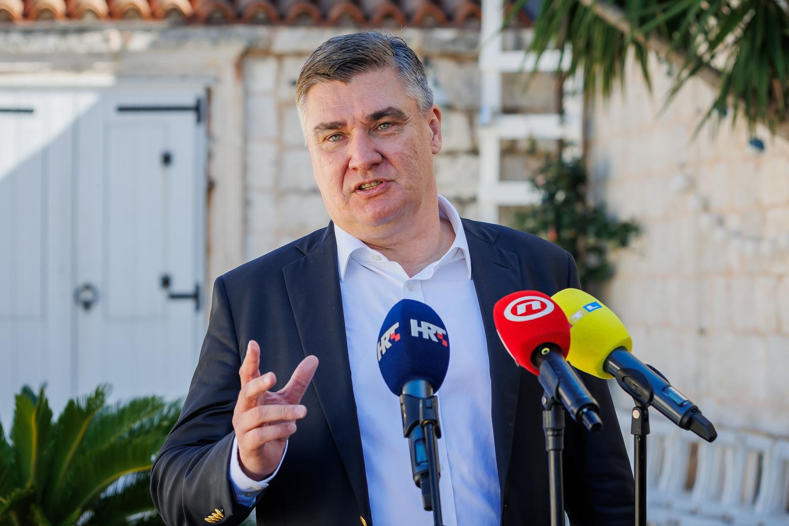 02.10.2023., Hvar - Obiljezavanje Dana Grada i blagdana sv. Stjepana I., pape i mucenika. Predsjednik Zoran Milanovic dao je izjavu medijima. Photo: Zvonimir Barisin/PIXSELL