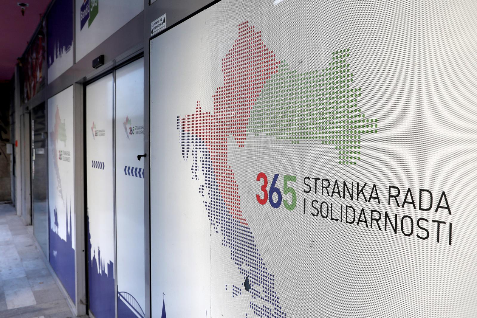 03.10.2023., Zagreb - Odavno prazni prostori u Praskoj ulici Stranke rada i solidarnosti Bandic Milan 365 koja je u stecaju.  Prijedlog za otvaranje stecaja postao je nedavno i javno dostupan. Prema tim podacima stranka ima imovinu vrijednu 96.146,53 eura, a obveze iznose 355.327,40 eura. Photo: Patrik Macek/PIXSELL