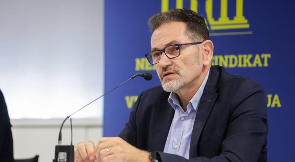 03.10.2023., Zagreb - Konferencija za medije nezavisnog sindikata znanosti i visokog obrazovanja na kojoj su predsjednik Velikog vijeca Predrag Markovic i glavni tajnik Matija Kroflin govoriti o placama u znanosti i visokom obrazovanju.  Photo: Luka stanzl/PIXSELL