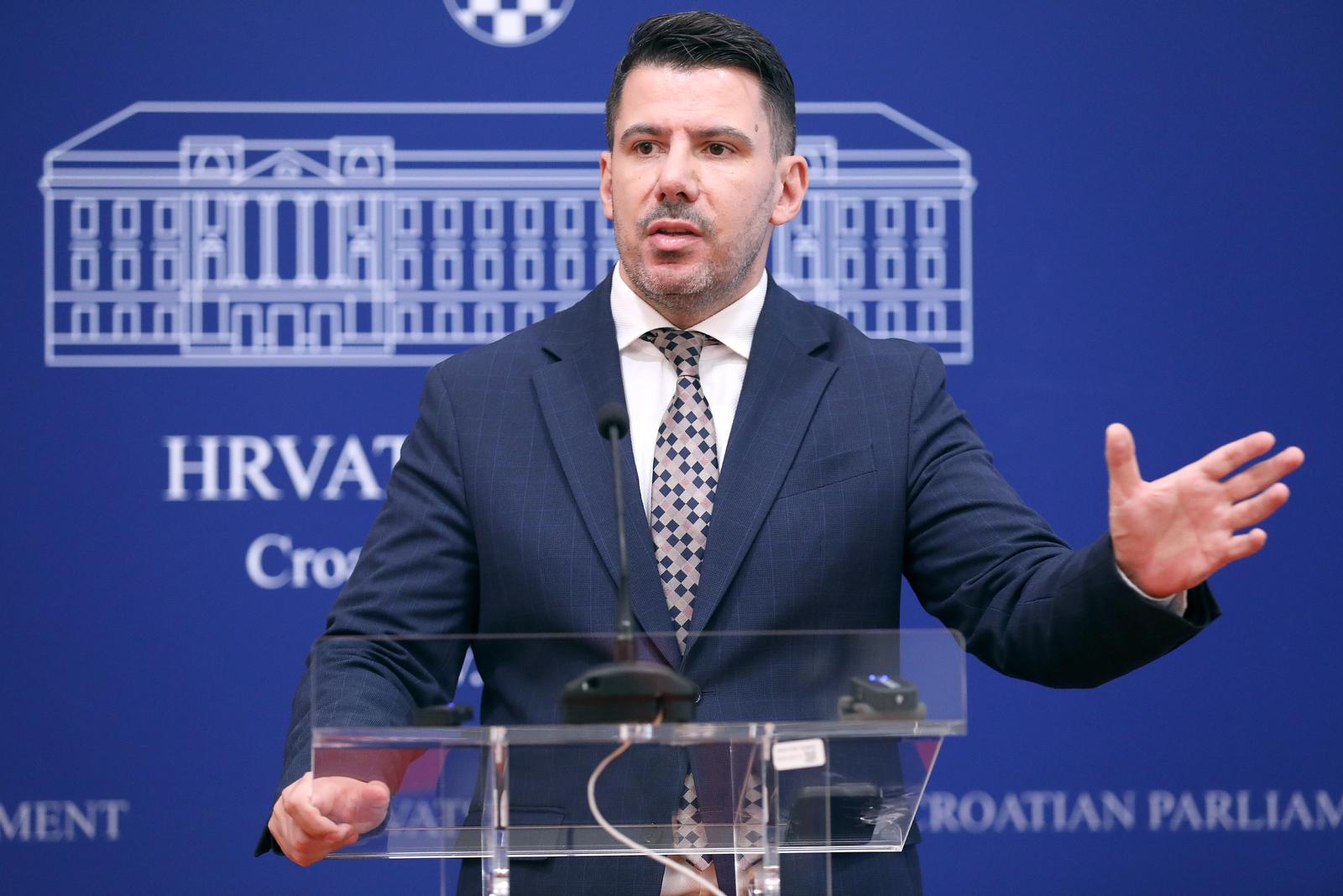 03.10.2023., Zagreb - Na konferenciji za medije Kluba zastupnika Mosta odrzanoj u Saboru o opozivu ministra Gordana Grlica Radmana i situaciji s migrantima na Odboru za unutarnju politiku i nacionalnu sigurnost govorio je Nikola Grmoja. Photo: Patrik Macek/PIXSELL