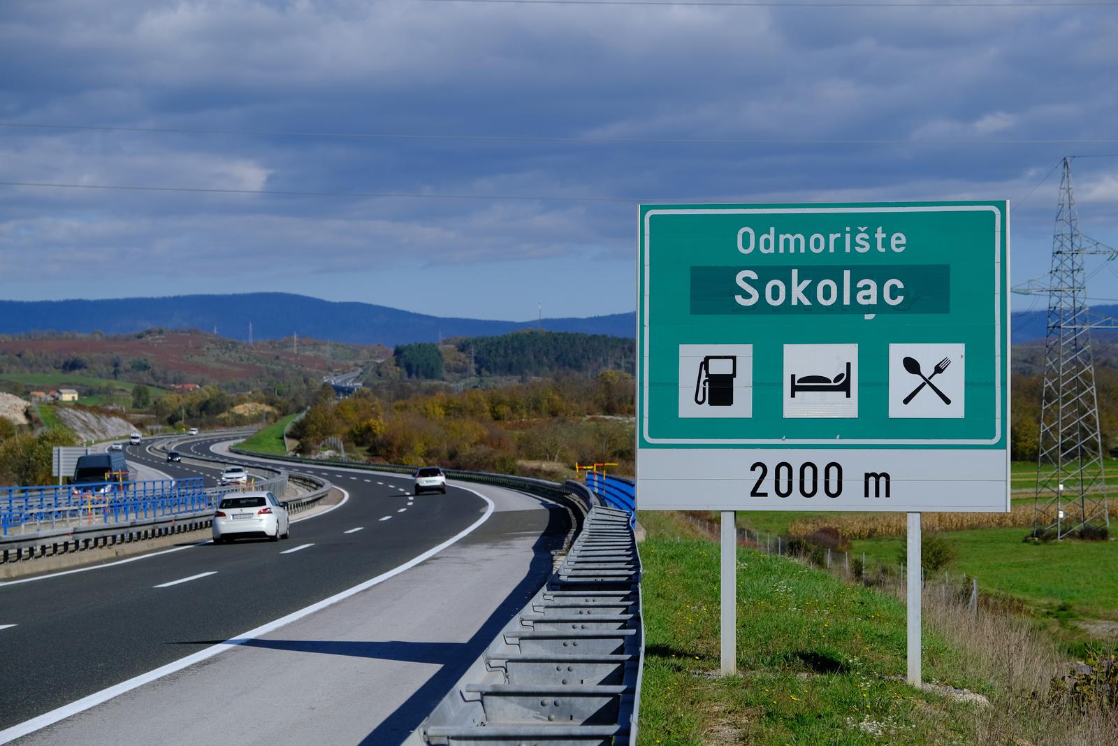 02.11.2022., Zagreb - Odredenim odmaralistima te izlazu kod Maslenice na autocestama promijenjena su imena. Pretpostavlja se da se radi o odmaralistima koja su imala ista imena kao izlazi s autoceste. Tako je odmoriste Brinje postalo Sokolac, a odmoriste Vrpolje je postalo Vrpolje Primorsko. Izlaz s autoceste Maslenica preimenovano je u izlaz Rovanjska. Photo: Slaven Branislav Babic/PIXSELL