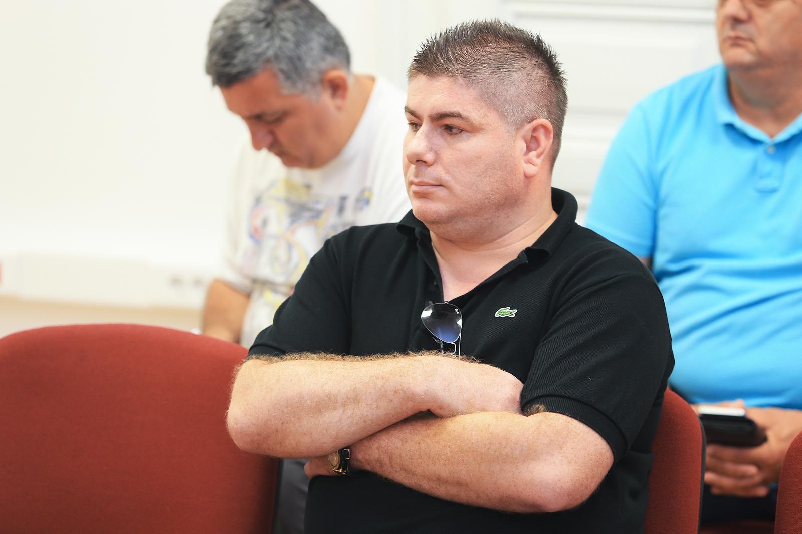 04.07.2016., Osijek - Na Zupanijskom sudu zapocelo sudjenje izmedju  Ranka Ostojica i  Velimira Bujanca zbog klevete. rPhoto: Davor Javorovic/PIXSELL