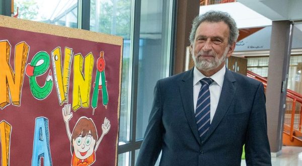 04.09.2023., Osijek - Prvi dan nove skolske godine u Osnovnoj skoli Mladost, jedno od 62 skole ukljucene u projekt Cjelodnevne skole koji eksperimentalno krece od ove skolske godine. ministar znanosti i obrazovanja Radovan Fuchs Photo: Davor Javorovic/PIXSELL