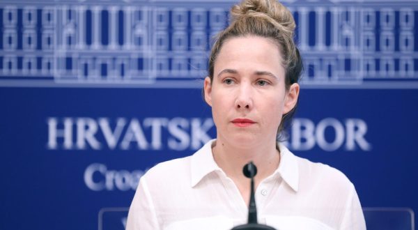 06.10.2023., Zagreb - Na konferenciji za medije odrzanoj u Saboru zakonu o izbornim jedinicama govorila je zastupnica Marija Selak Raspudic. Photo: Patrik Macek/PIXSELL