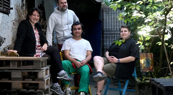 06.10.2023., Zagreb - Centar za kazaliste potlacenih organizira kazalisne radionice i 
radi kazalisne predstave s migrantima, imaju razne edukacije, uce ih hrvatski. Jan Jafo, Josipa Lulic, Dinko Kreho, Doria Jukic Photo: Marko lukunic/PIXSELL