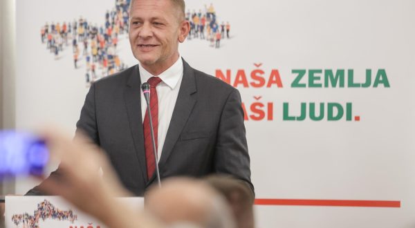 07.10.2023., Zagreb, HND - Predsjednik Socijaldemokrata Davorko Vidovic te saborski zastupnik i predsjednik Hrvatske seljacke stranke Kreso Beljak, potpisali su "Povelju o politickoj suradnji i savezu Hrvatske seljacke stranke i stranke Socijaldemokrata radi ostvarenja nove politike".  Darko Vuletic, Hrvoje Petric, Kreso Beljak, Davorko Vidovic, Domagoj Hajdukovic, Ivana Posavec Krivec. Photo: Luka Stanzl/PIXSELL