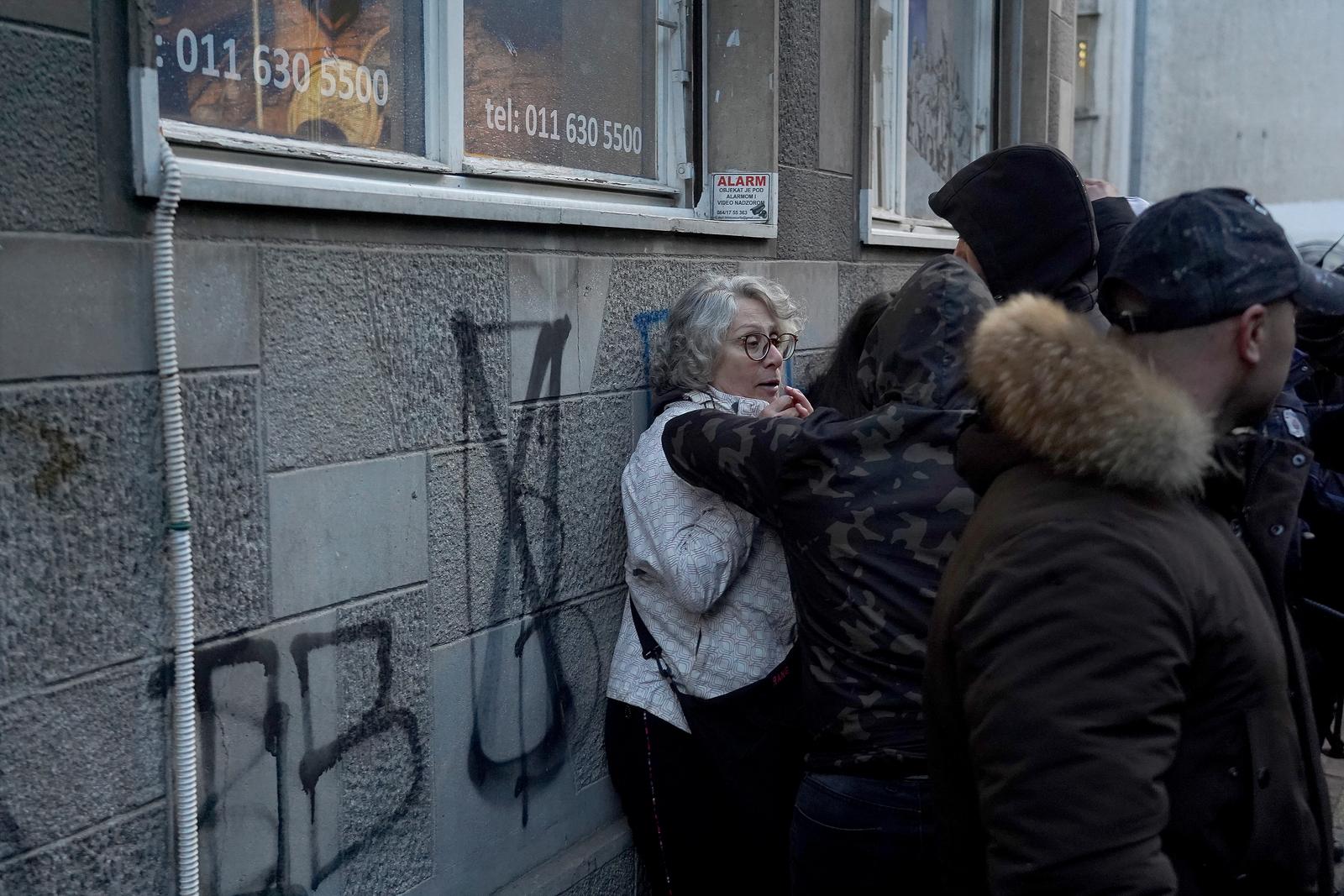 09, November, 2021, Belgrade - Activists Aida Corovic and Jelena Jacimovic Jachim threw eggs at a mural by Ratko Mladic, painted on the corner of Njegoseva and Aleksa Nenadovic. Aida Corovic. Photo: Antonio Ahel/ATAImages

09, novembar, 2021, Beograd - Aktivistkinje Aida Corovic i Jelena Jacimovic Jachim gadjale su jajima mural Ratka Mladica, koji je oslikan na uglu Njegoseve i Alekse Nenadovica. Photo: Antonio Ahel/ATAImages Photo: Antonio Ahel/PIXSELL