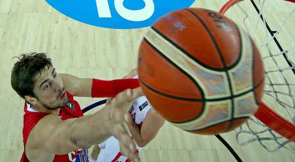 10.09.2015., Arena Zagreb, Zagreb - EuroBasket 2015., skupina C, 05. kolo, Gruzija - Hrvatska. Eurobasket 2015 po prvi puta odrzava se u cetiri drzave. Hrvatska (Zagreb), Njemacka (Berlin), Litvija (Riga) i Francuska (Montpellier) ugostit ce kosarkase tijekom grupnih susreta dok ce se zavrsnica turnira odrzati u francuskom Lilleu. Ante Tomic. Photo: Igor Kralj/PIXSELL