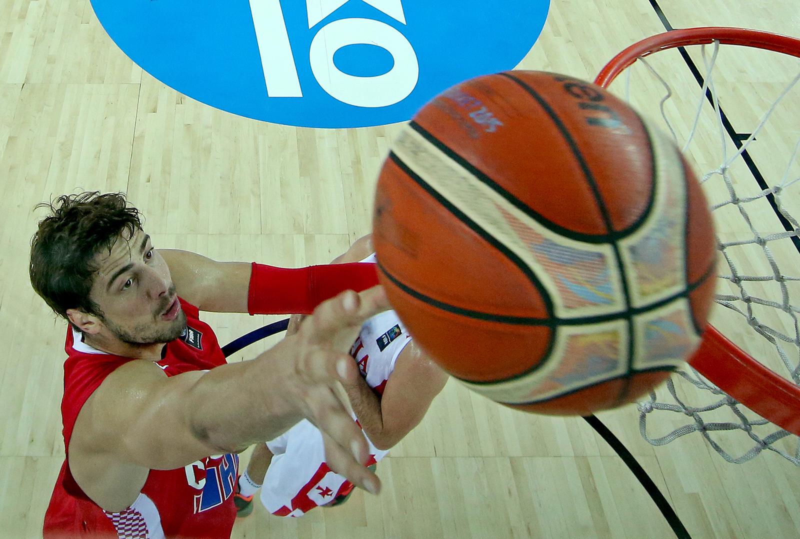 10.09.2015., Arena Zagreb, Zagreb - EuroBasket 2015., skupina C, 05. kolo, Gruzija - Hrvatska. Eurobasket 2015 po prvi puta odrzava se u cetiri drzave. Hrvatska (Zagreb), Njemacka (Berlin), Litvija (Riga) i Francuska (Montpellier) ugostit ce kosarkase tijekom grupnih susreta dok ce se zavrsnica turnira odrzati u francuskom Lilleu. Ante Tomic. Photo: Igor Kralj/PIXSELL
