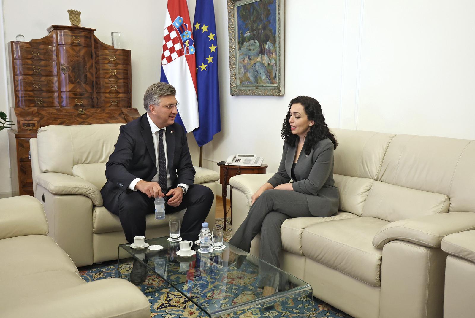 10.10.2023., Zagreb - Banski dvori. Predsjednik Vlade Andrej Plenkovic primio je predsjednicu Republike Kosovo Vjosu Osmani-Sadriu. Photo: Sanjin Strukic/PIXSELL