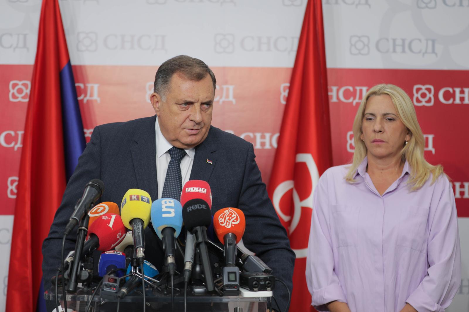 12.09.2023., prostorije Sekretarijata Glavnog odbora SNSD-a, Banjaluka (BiH) –Sjednica Izvrsnog komiteta SNSD-a koja dolazi nakon juceranjeg potvrdjivanja optuznice protiv predsjednika ove stranke Milorada Dodika i najavljenog danasnjeg dolaska Visokog predstavnika u BiH Christiana Schmidta u Banjaluku, a kojeg vlasti u RS ne priznaju.     Photo: Dejan Rakita/PIXSELL