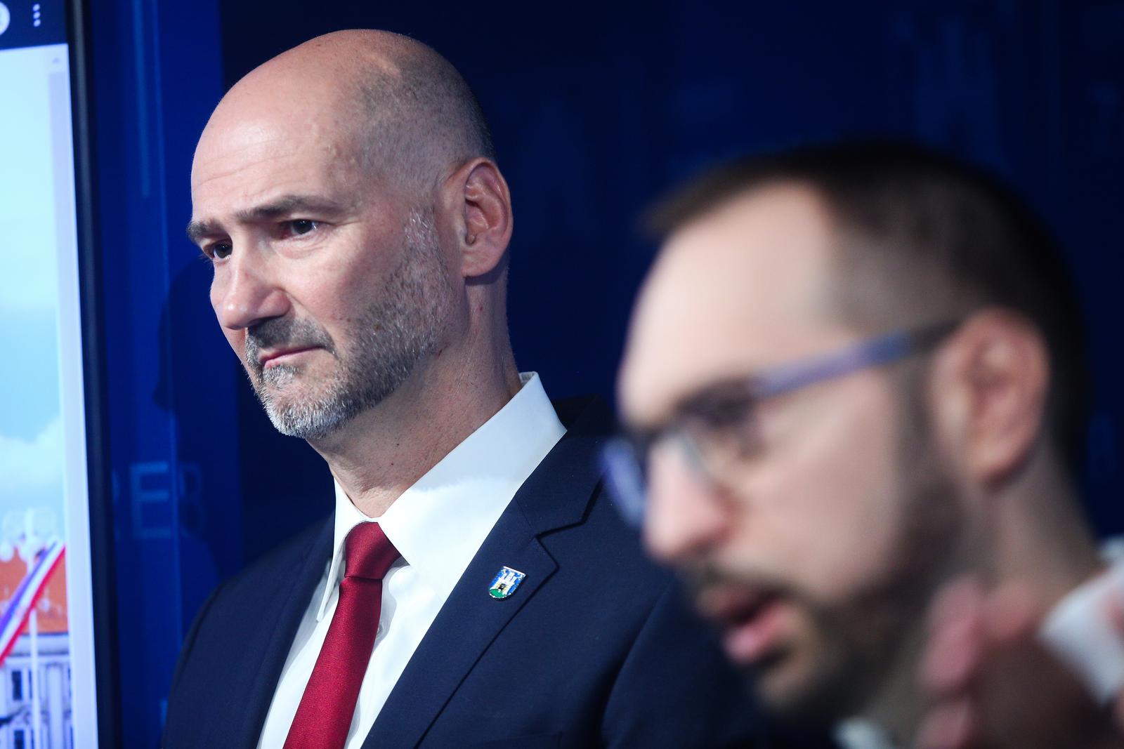 12.10.2023., Zagreb - Gradonacelnik Grada Zagreba Tomislav Tomasevic i predsjednik Gradske skupstine Grada Zagreba Josko Klisovic odrzali su konferenciju za medije na kojoj su predstavili antikorupcijsku platformu "Zvizdac". Photo: Zeljko Hladika/PIXSELL