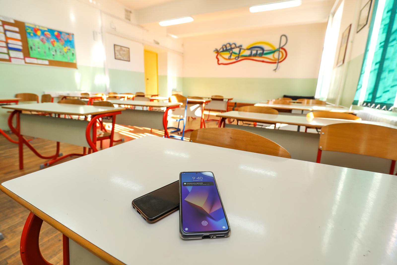 13.02.2023.., Pula - 
U OS “Monte Zaro” od prosinca je zabranjena upotreba mobitela, pametnih satova na satu kao i u kurgu skole dok su djeca u njemu. 
Branka Sironic Buic ravnateljica skole . Photo: Srecko Niketic/PIXSELL