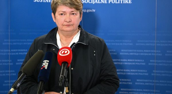 14.4.2023., Zagreb - Izjave nakon sastanka Sindikata javnih sluzbi dala je predsjednica Nada Lovric. Photo: Davorin Visnjic/PIXSELL