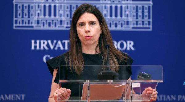 14.07.2023., Zagreb - Na konferenciji za medije Radničke fronte odrzanoj u Saboru o temi "Stanje u energetici i rjesenja" govorila je zastupnica Katarina Peovic. Photo: Patrik Macek/PIXSELL