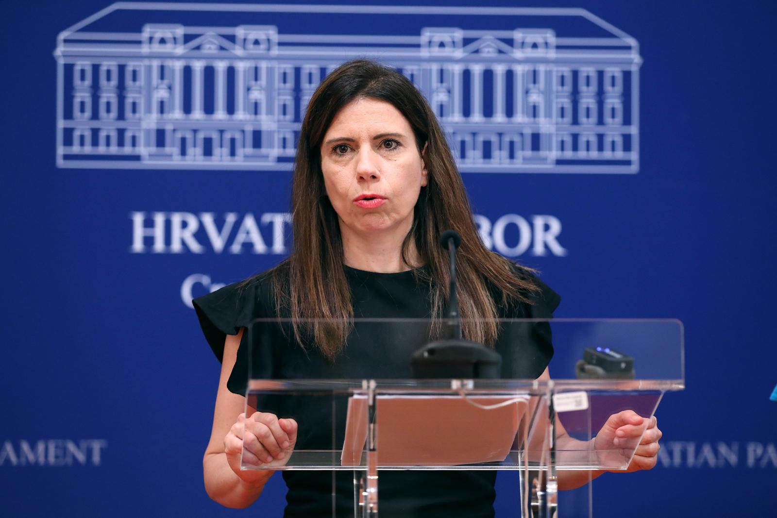 14.07.2023., Zagreb - Na konferenciji za medije Radničke fronte odrzanoj u Saboru o temi "Stanje u energetici i rjesenja" govorila je zastupnica Katarina Peovic. Photo: Patrik Macek/PIXSELL