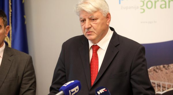 15.05.2023., Rijeka - Konferencija za medije zupana Zlatka Komadine i procelnika Ljudevita Krpana u sjedistu Primorsko goranske zupanije.  Photo: Goran Kovacic/PIXSELL