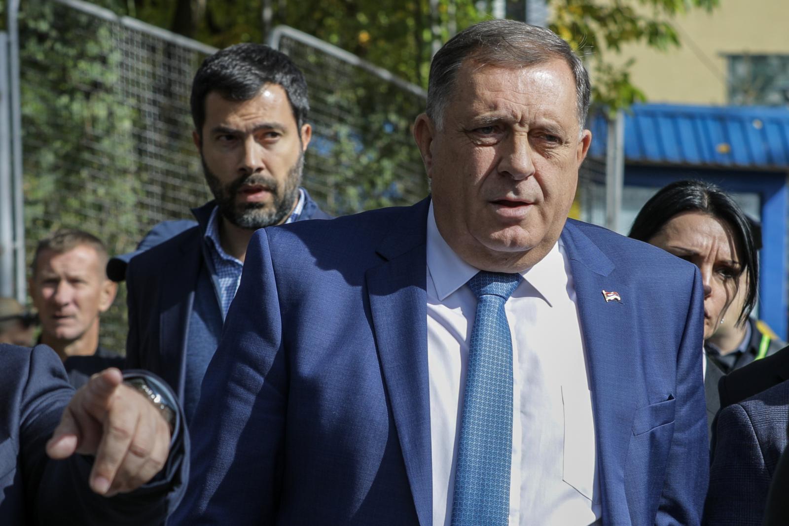 16.10.2023., Sarajevo, Bosna i Hercegovina - Milorad Dodik obratio se medijima nakon sto je napustio zgradu Tuzilastva BiH. Photo: Dejan Rakita/PIXSELL
