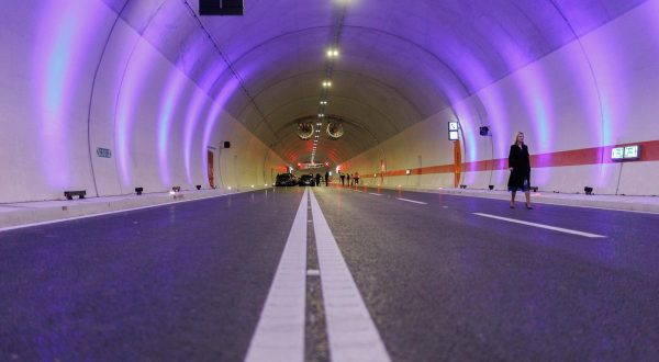 18.10.2023., Rijeka - Svecano otvorenje ceste DC403, najskuplje ceste u Hrvatskoj, koja povezuje kontejnerski terminal na Zagrebackoj obali i cvor Skurinje na rijeckoj zaobilaznici. Andrej Plenkovic sa suradnicima sudjelovao je na svecanom obiljezavanju pustanja u promet DC403. Photo: Nel Pavletic/PIXSELL
