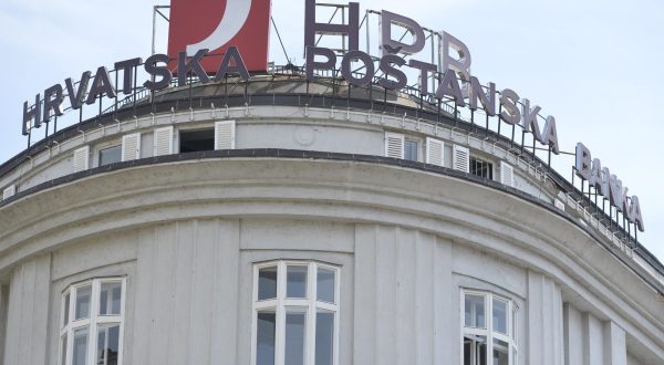 19.07.2013., Zagreb - Zgrada Hrvatske postanske banke. Vlada prodaje Hrvatsku postansku banku kako bi se smanjile potrebe za zaduzivanje kojim se financira proracunski manjak. Photo: Marko Lukunic/PIXSELL