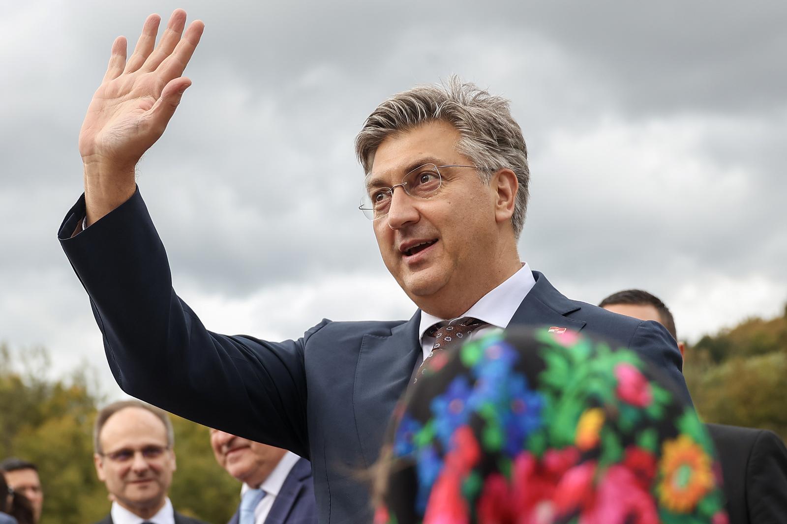 19.10.2023., Fojnica, Bosna i Hercegovina - Premijer Vlade RH Andrej Plenkovic prisustvovao je na svecanosti polaganja kamena temeljca Osnovne skole "Ivana Gorana Kovacica” u Fojnici. Photo: Armin Durgut/PIXSELL
