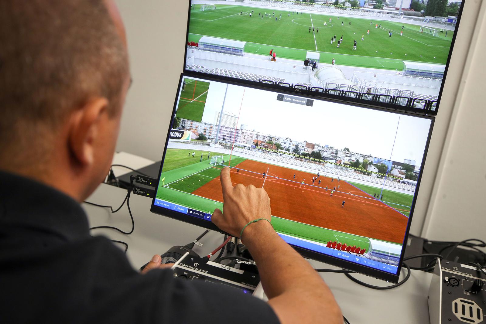 22.09.2019., stadion Kranjceviceva, Zagreb - Juniorsko nogometno prvenstvo hrvatske: NK Rudes - HNK Hajduk. Prvi put u Hrvatskoj na sluzbenoj utakmici koristena je VAR tehnologija."nPhoto: Igor Kralj/PIXSELL