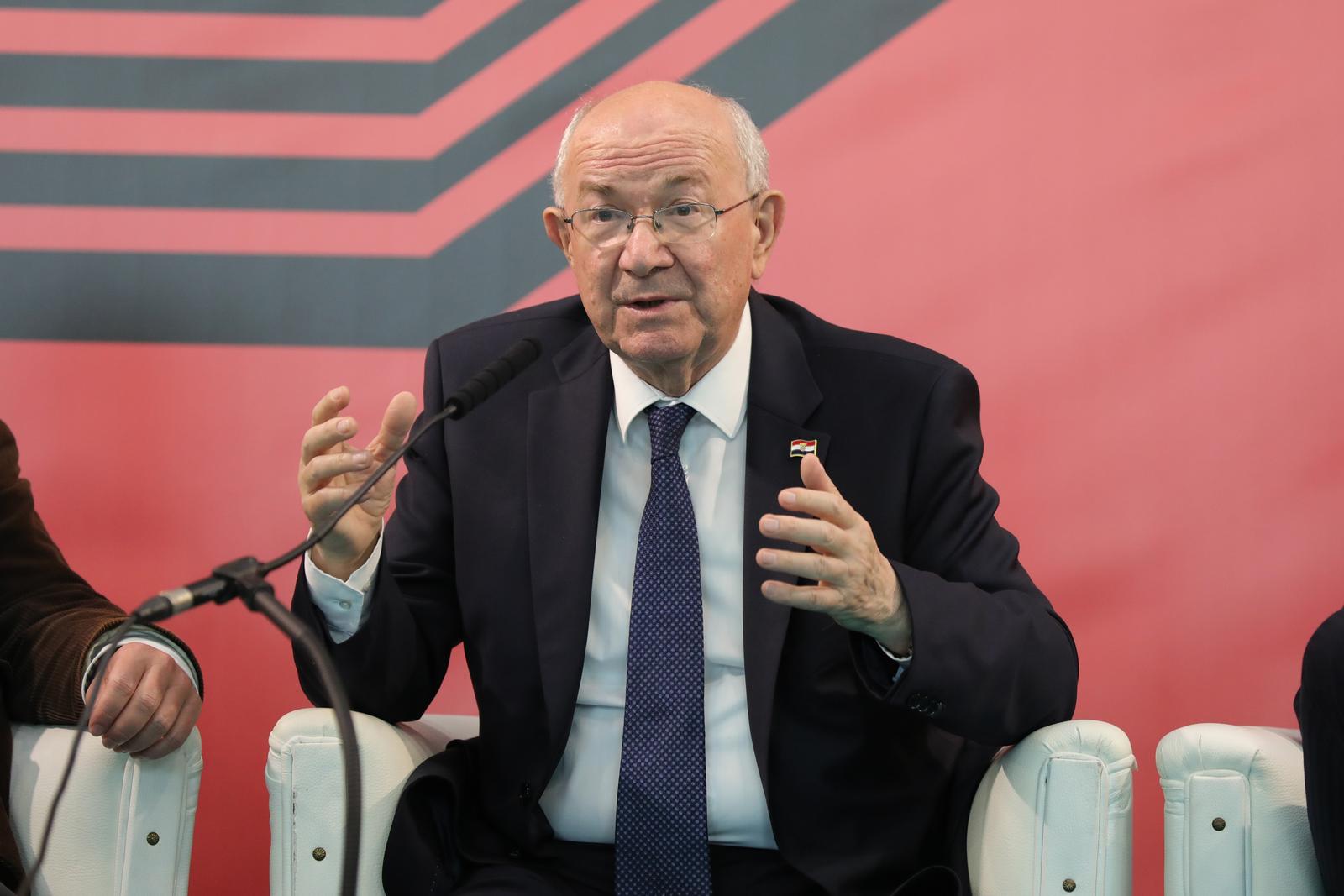 24.05.2023., Osijek - Na Panonskom festivalu knjige predstavljena je i knjiga Mate Granica "'Diplomatska oluja". Mate Granic Photo: Dubravka Petric/PIXSELL