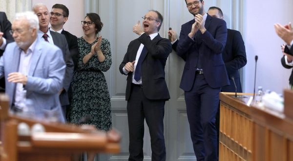 24.10.2023., Zagreb - Premijer Andrej Plenkovic dosao je u Sabor i u nastavku sjednice podnosi godisnje izvjesce Vlade Republike Hrvatske.  Zastupnici HDZ-a dugotrajnim su pljeskom pozdravili govor premijera Plenkovica. Zvonimir  Frka Petesic bio je odusevljen reakcijom zastupnika vecine u Saboru.  Photo: Patrik Macek/PIXSELL