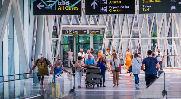 24.06.2023., Kastel Stafilic - Guzva u Zracnoj luci Split. Prvog ljetnog Vikenda kroz zracnu luku Split proslo je 45 000 putnika te 220 aviona. Photo: Zvonimir Barisin/PIXSELL