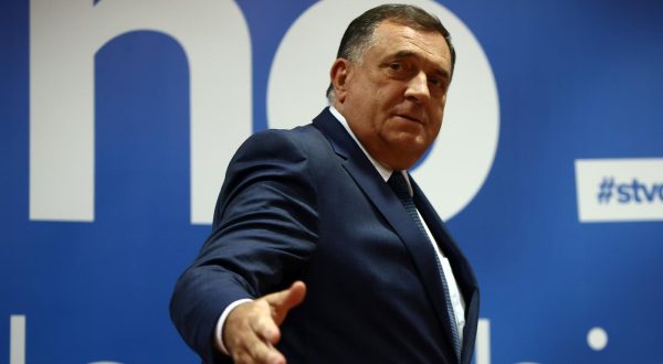 25.09.2023., Mostar -  Press konferencija nakon odrzanog koordinacijskog sastanka partnera u vlasti na nivou BiH izmedju SNSD-a, HDZ-a BiH, i SDP-a BiH. Delegacije stranaka predvodili su predsjednici Milorad Dodik, Nermin Niksic i Dragan Covic.     Photo: Denis Kapetanovic/PIXSELL