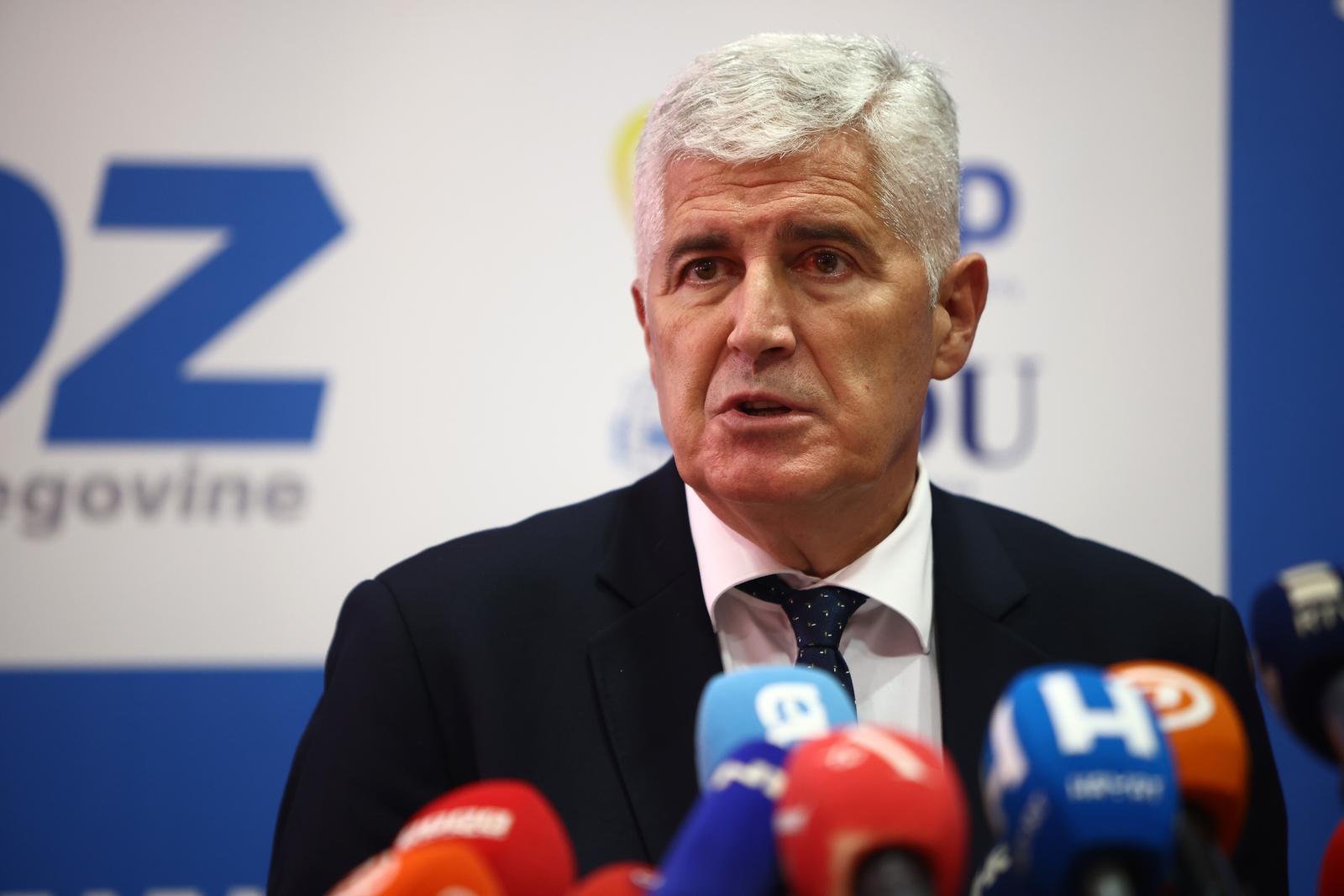 25.09.2023., Mostar -  Press konferencija nakon odrzanog koordinacijskog sastanka partnera u vlasti na nivou BiH izmedju SNSD-a, HDZ-a BiH, i SDP-a BiH. Delegacije stranaka predvodili su predsjednici Milorad Dodik, Nermin Niksic i Dragan Covic.     Photo: Denis Kapetanovic/PIXSELL
