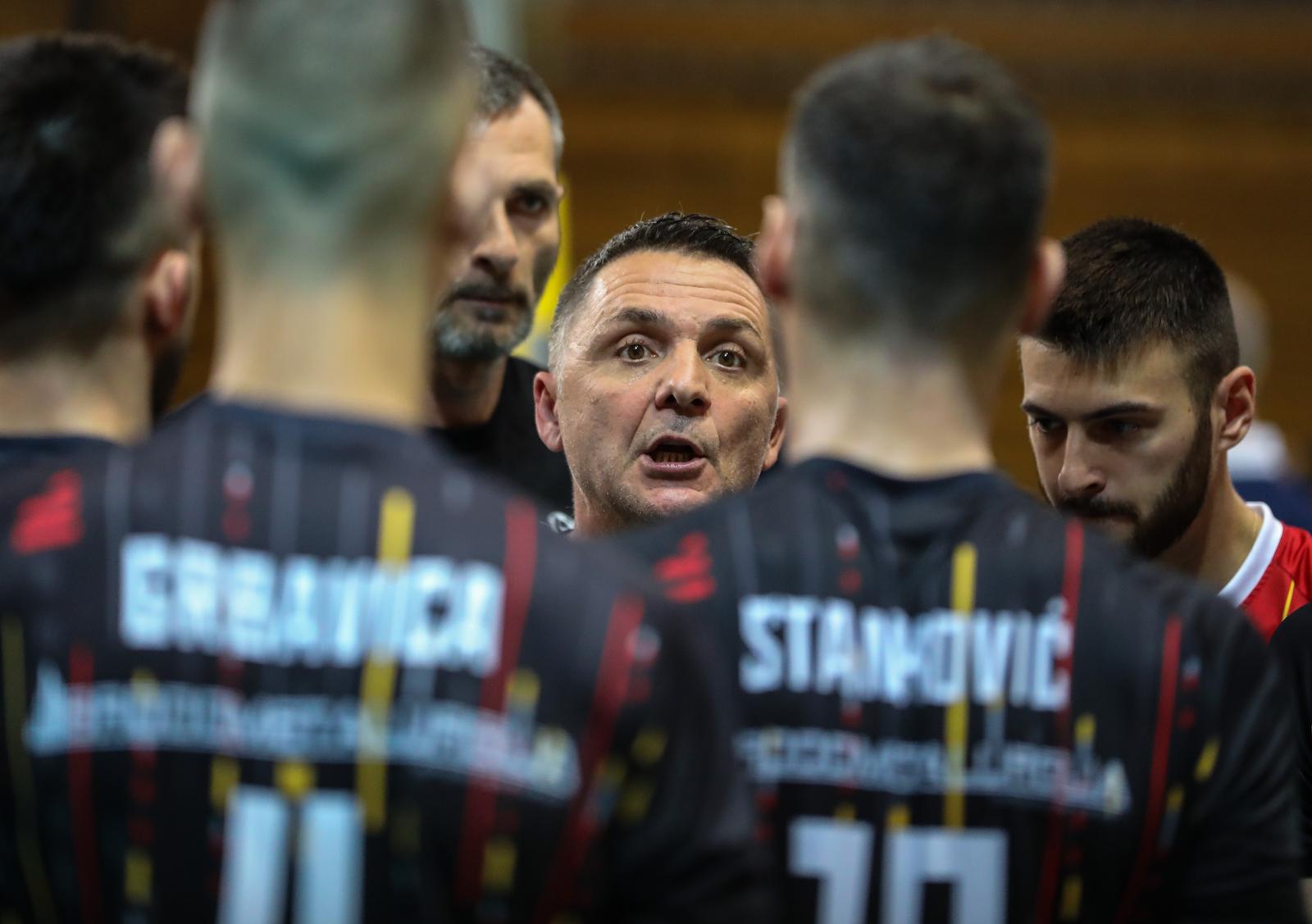 27.10.2022., Dom Odbojke Bojan Stranic, Zagreb - Uzvratna utakmica 3. pretkola CEV Lige prvaka, HAOK Mladost Zagreb - Hebar Pazardzik. Trener Mladosti Ratko Peris   Photo: Jurica Galoic/PIXSELL