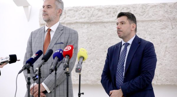 27.10.2023., Zagreb - Na konferenciji za medije odrzanoj u Saboru o aktualnim temema govorili su Nikola Grmoja i Nino Raspudic.   Photo: Patrik Macek/PIXSELL