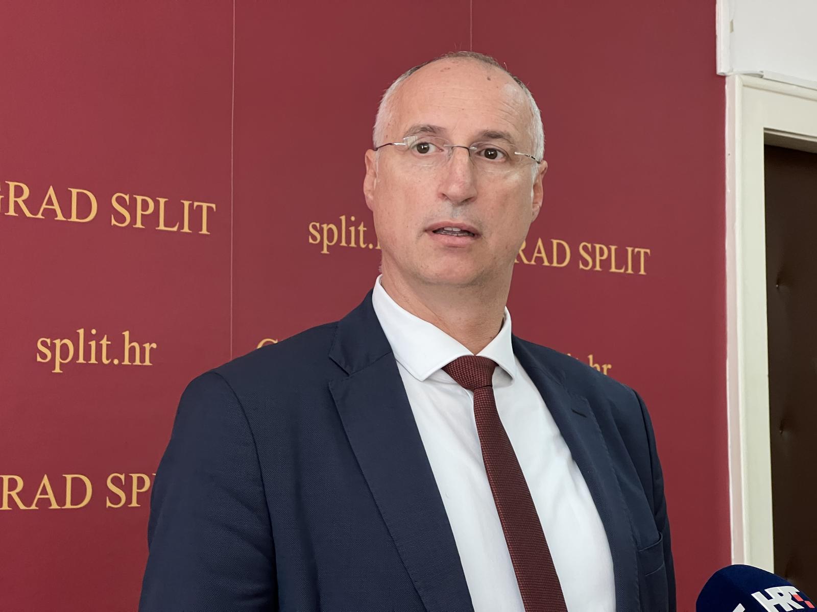 28.07.2023., Split - Gradonacelnik Ivica Puljak odrzao konferenciju za medije o pokrenutom postupku protiv Maje Djerek pred sluzbenickim sudom za tezu povredu slucbenicke dužnosti. Photo: Ivo Cagalj/PIXSELL