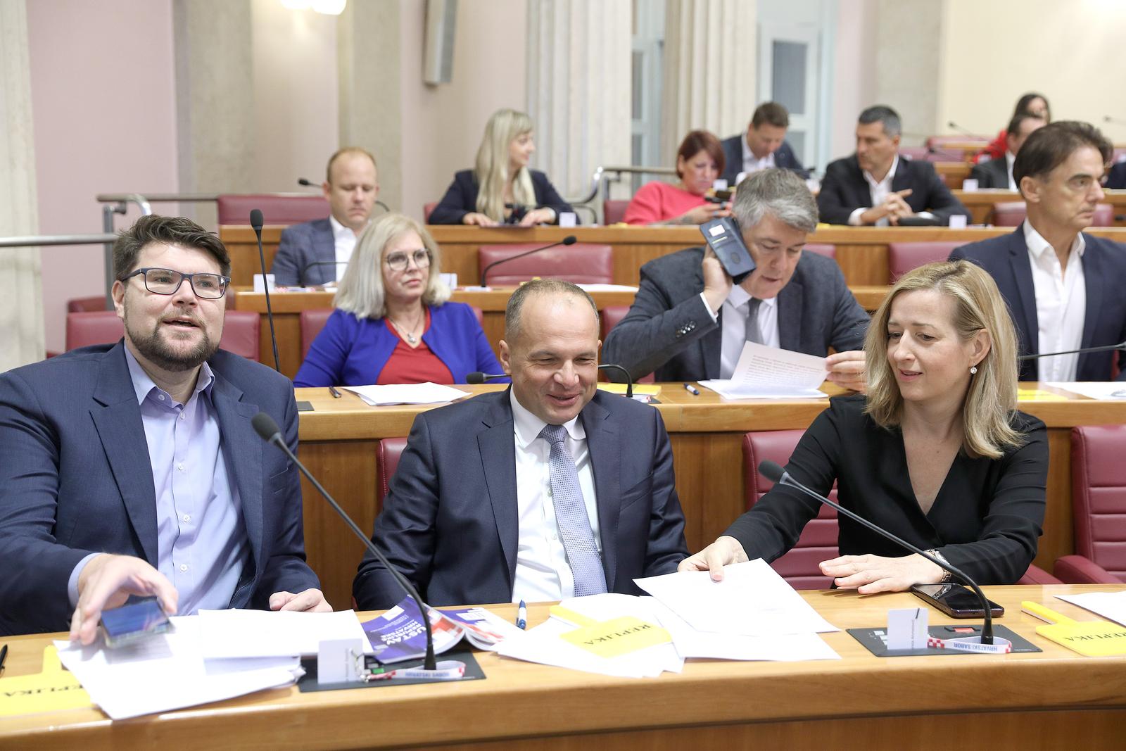 28.09.2023., Zagreb - Sabor 18. sjednicu nastavlja glasovanjem o raspravljenim tockama dnevnog reda, madju kojima je i Zakon o izbornim jedinicama. Photo: pATRIK mACEK/PIXSELL