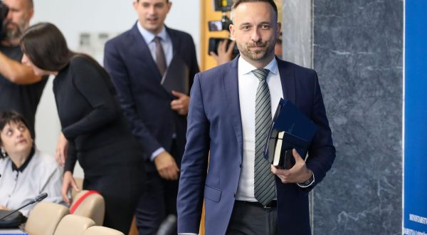 28.9.2023., Zagreb - Zapoceo je prvi sastanak pregovarackih odbora Vlade RH i predstavnika sindikata, o sklapanju izmjena i dopuna temeljnog kolektivnog ugovora za sluzbenike u javnim sluzbama i dopuna Kolektivnog ugovora za drzavne sluzbenike.   Photo: Jurica Galoic/PIXSELL