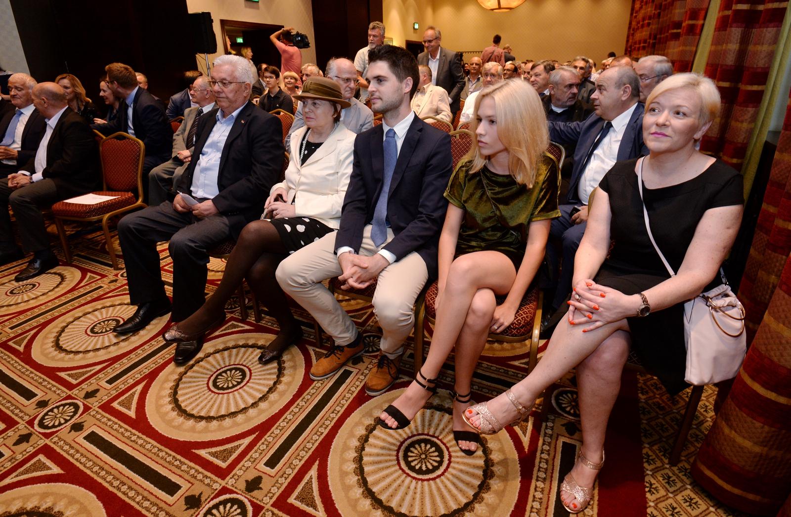 30.06.2017., Zagreb - Hotel Espalanade, promocija knjige Vladimira Seksa u izdanju Vecernjeg lista Drzavni udar. Luka Bebic, Anica Ressler Seks, Karlo Resler, kcer Vladimira Seksa Zrinka Postic Seks s kcerkomrPhoto: Marko Lukunic/PIXSELL