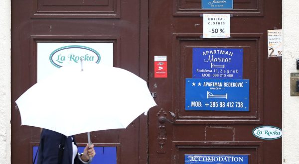 30.08.2023., Zagreb - Zagrebacki gradonacelnik Tomislav Tomasevic najavio je povecanje poreza na apartmane za 500 %., obrazlazuci to potrebom za poticanjem dugorocnog najma nekretnina u odnosu na kratkorocni. Neki iznajmljivaci  tu najavu smatraju pogodovanjem hotelskim lobijima. Photo: Patrik Macek/PIXSELL