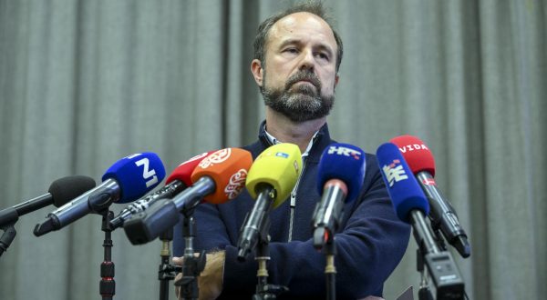 30.10.2023., Zagreb - Dekan prof. art. Davor Svaic dao je izjavu za medije povodom aktualnih objava u medijskom prostoru i trenutne situacije na Akademiji dramske umjetnosti Sveucilista u Zagrebu. Photo: Marko Lukunic/PIXSELL